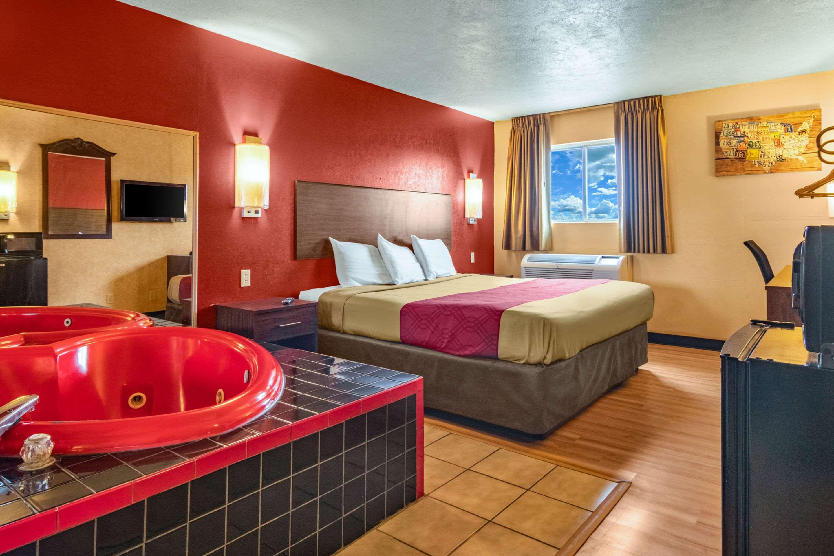 Econo Lodge Kent Kültér fotó