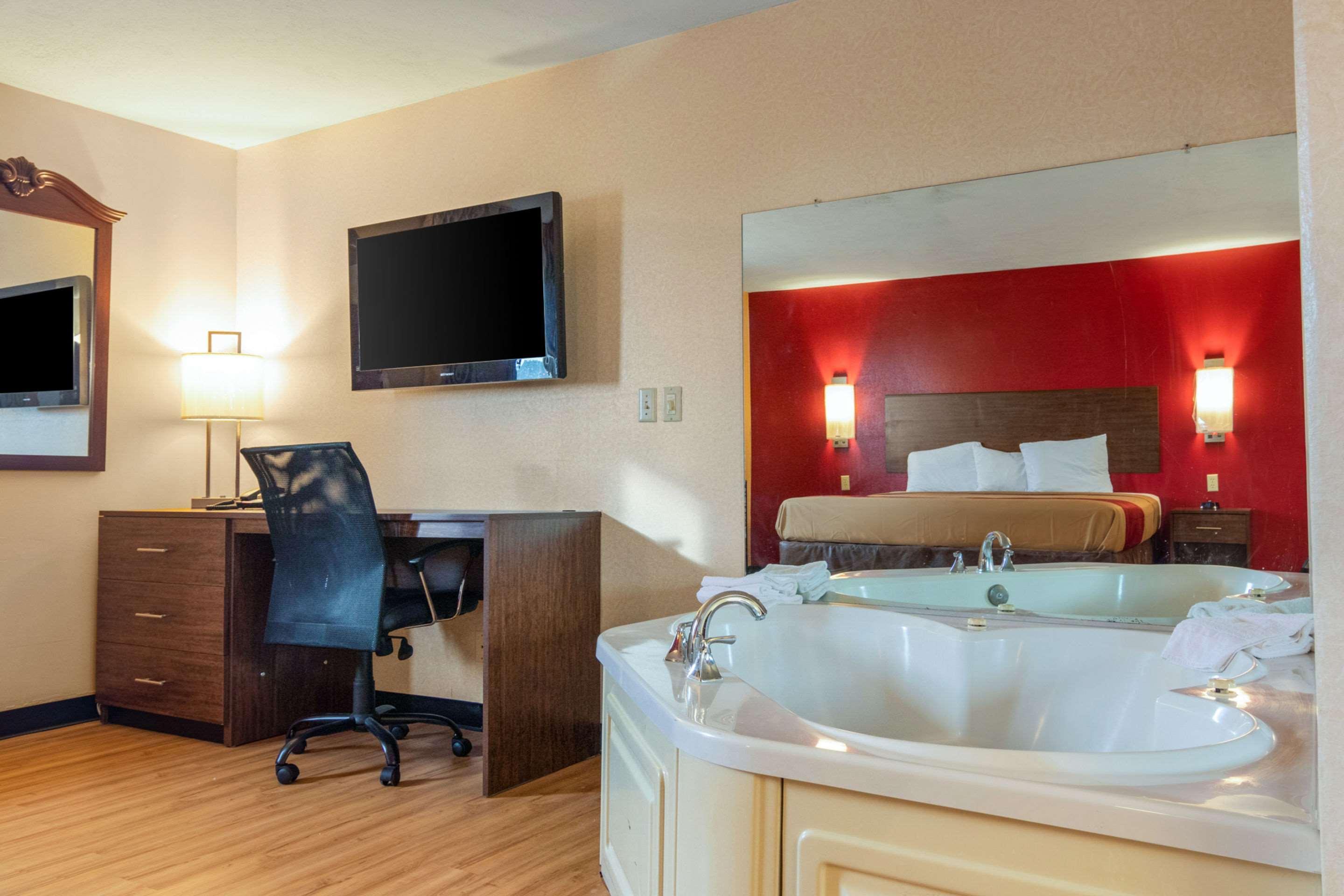 Econo Lodge Kent Kültér fotó