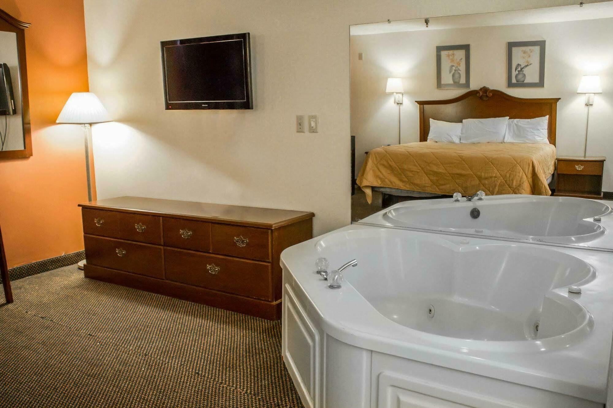 Econo Lodge Kent Kültér fotó